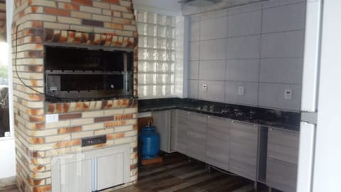 Image 11 - 266700